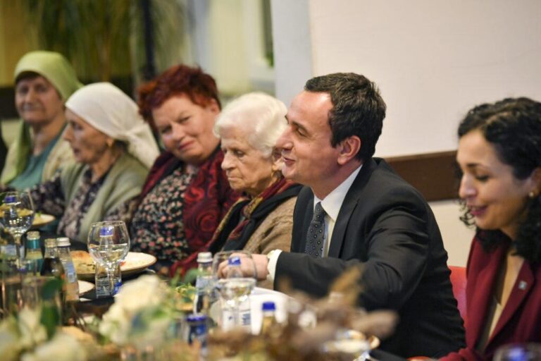 Darka e Lamës shtrohet në Shtëpinë e të Moshuarve në Prishtinë