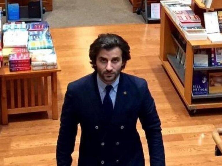 Profesori shqiptar nga Parisi i reagon ashpër SHBA’së e BE’së: Kosova s’ka çka jep më