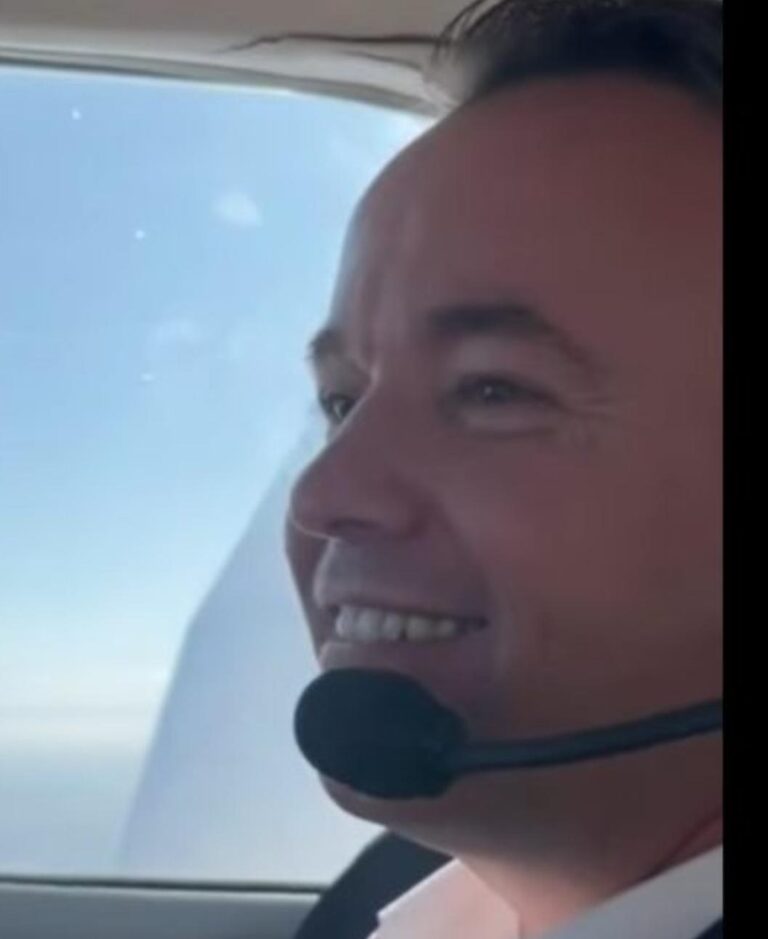 Video- Ministri Faton Peci i hypë helikopterit dhe bën xhiro nëpër Prishtinë