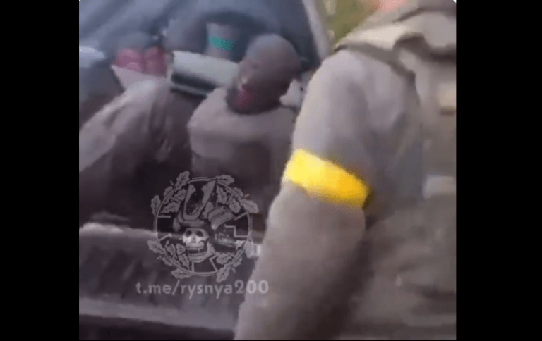 VIDEO/ Momenti kur forcat ukrainase kapin ushtarët e Kadyrovit