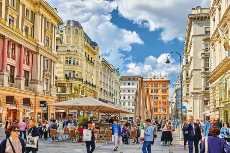 Austria do të kërkojë punëtorë nga Kosova, rreth 123 mijë vende të lira pune