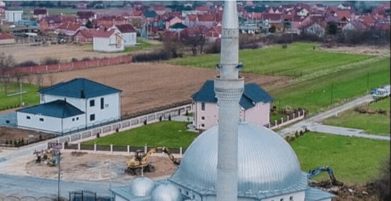 Kosharja mbetet pa myezin në xhami, ikë për të punuar në Gjermani