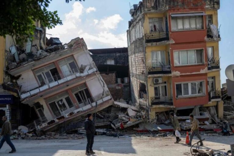 Zyrtari turk jep teori të çuditshme, ja kush i shkaktoi tërmetet në Turqi