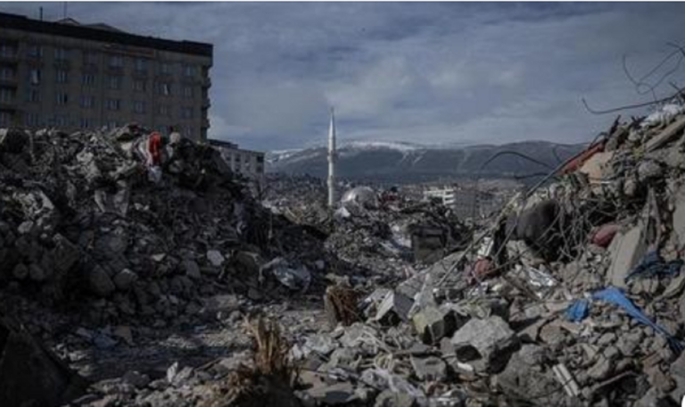 “Gjetëm babë e bir të përqafuar përjetësisht nën rrënoja në Turqi”, rrëfimi prekës vullnetarëve shqiptarë nga Rusia