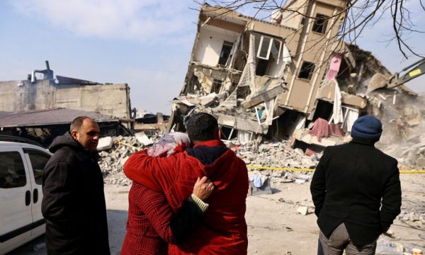 Mijëra ndërtesa të shkatërruara nga tërmeti, Turqia nis hetim ndaj ndërtuesve