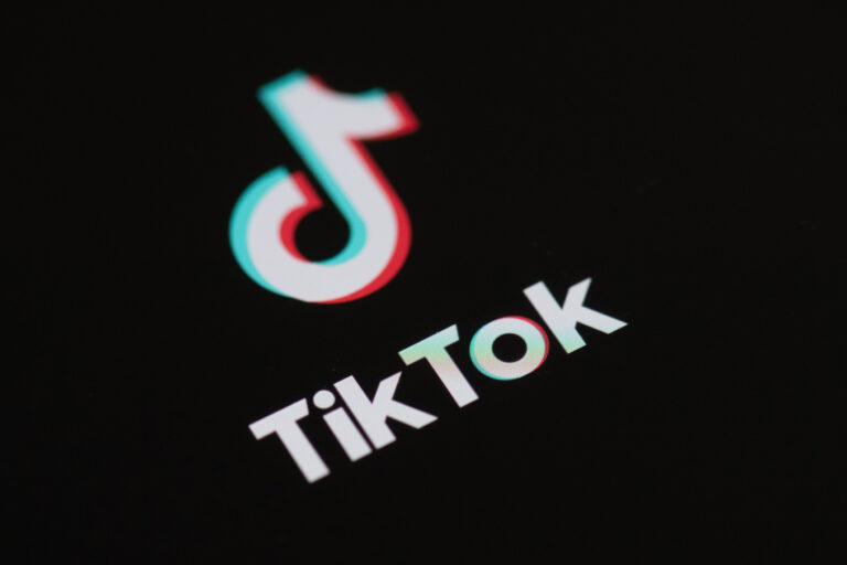 Si po pasurohen të rinjtë nga TikTok’u